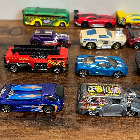 Hot Wheels Car Assortment #2 - Picture 8 of 8